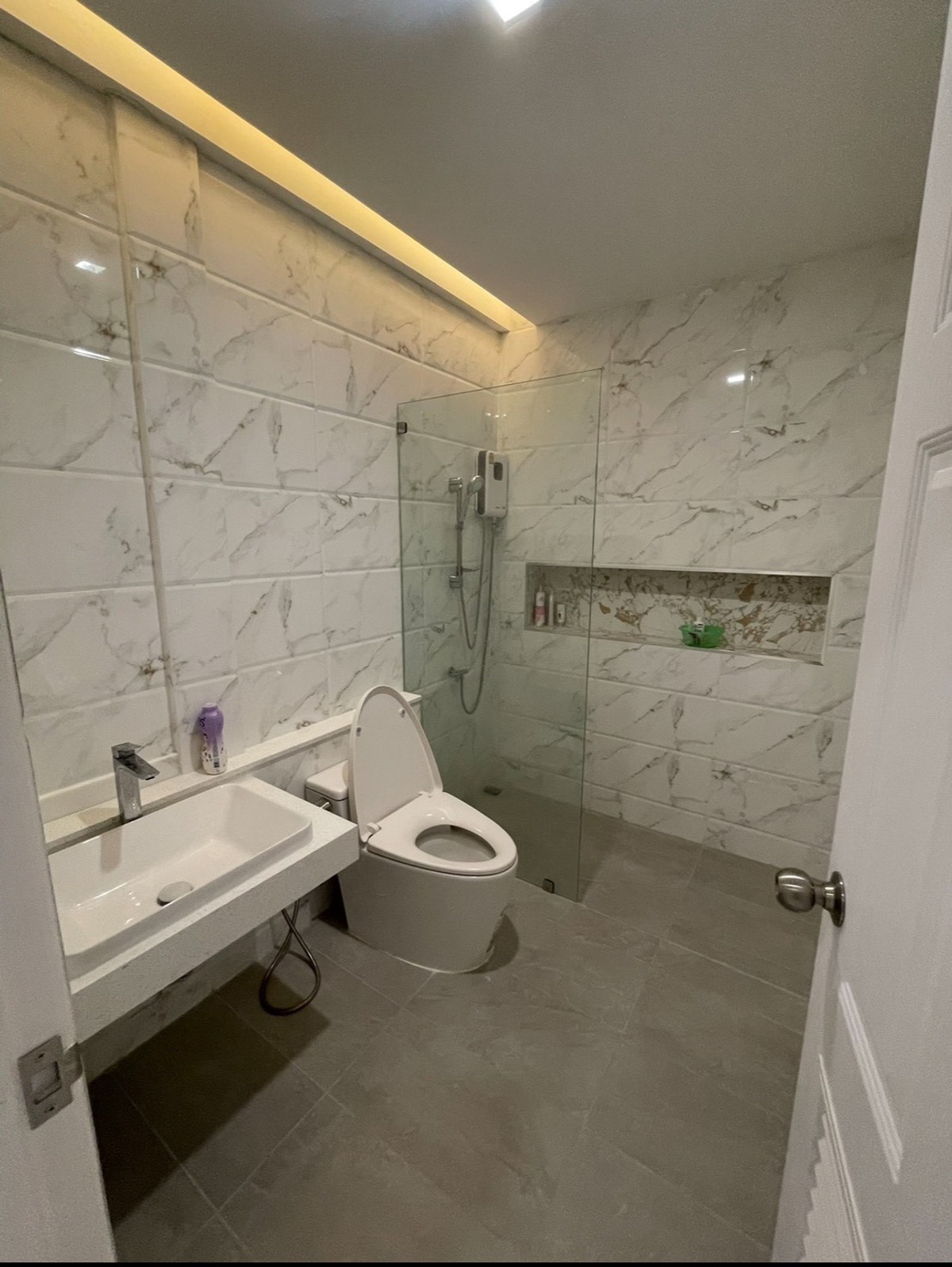 ให้เช่าทาวน์โฮมลาดพร้าว101 แฮปปี้แลนด์ : หมู่บ้านอยู่เจริญ / 3 ห้องนอน (เช่า), Mooban Yoocharoen / 3 Bedrooms (FOR RENT) BZD127