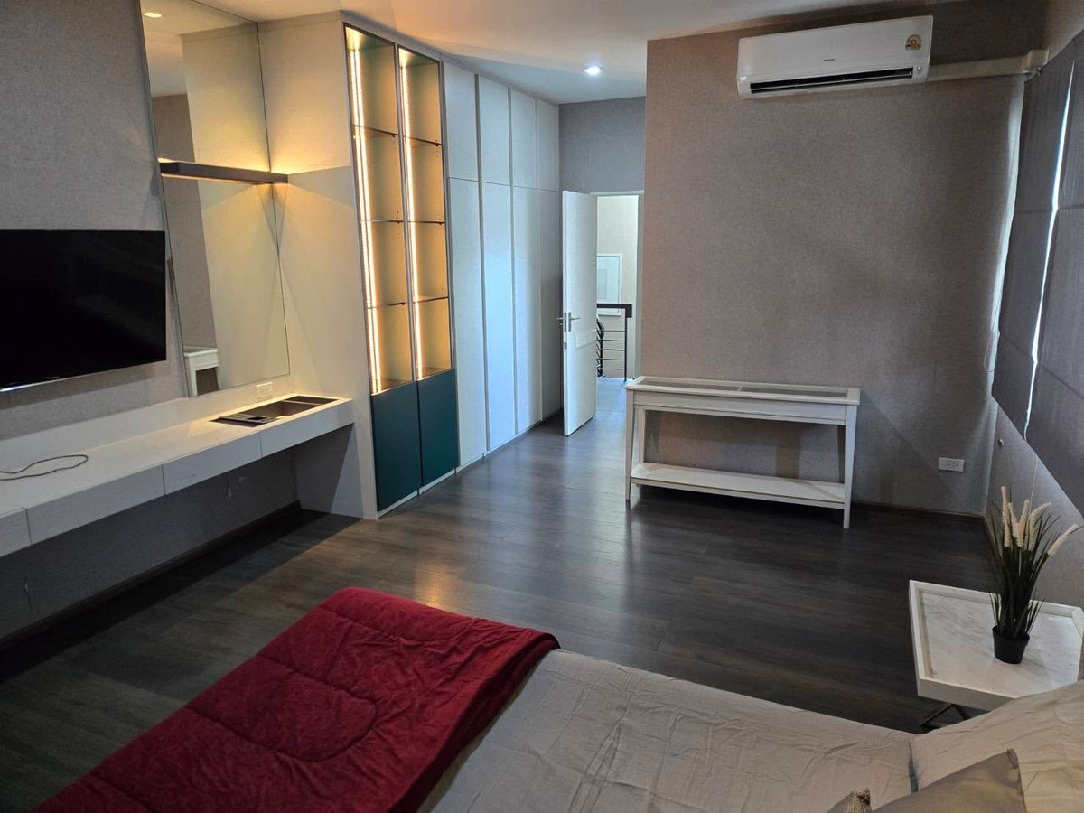 ให้เช่าบ้านบางนา แบริ่ง ลาซาล : มัณฑนา บางนา กม.7 / 5 ห้องนอน (เช่า), Mantana Bangna Km.7 / 5 Bedrooms (FOR RENT) YOK032