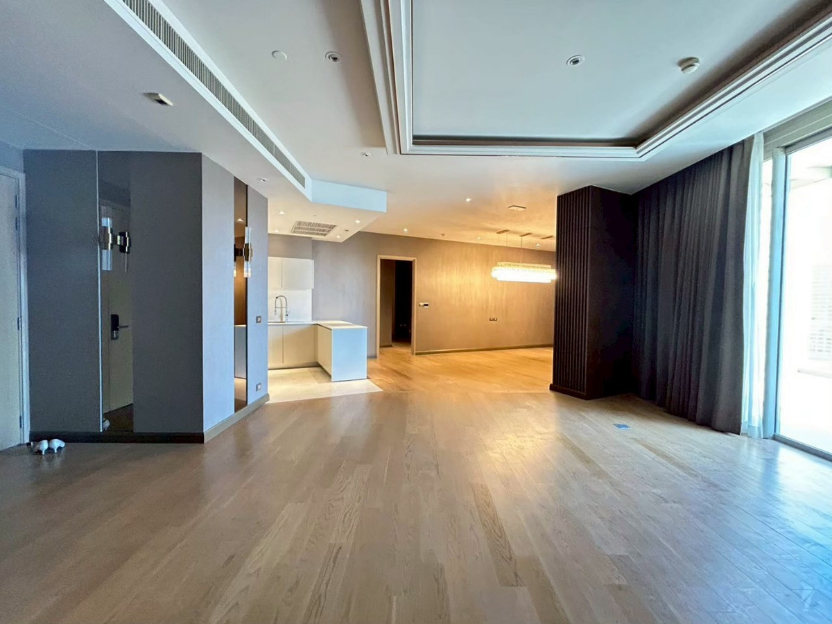 ขายคอนโดวงเวียนใหญ่ เจริญนคร : Magnolias Waterfront Residences @ ICONSIAM 3 Bed 4 Bath 217.54sqm Sale 120 MB Call 0635925888