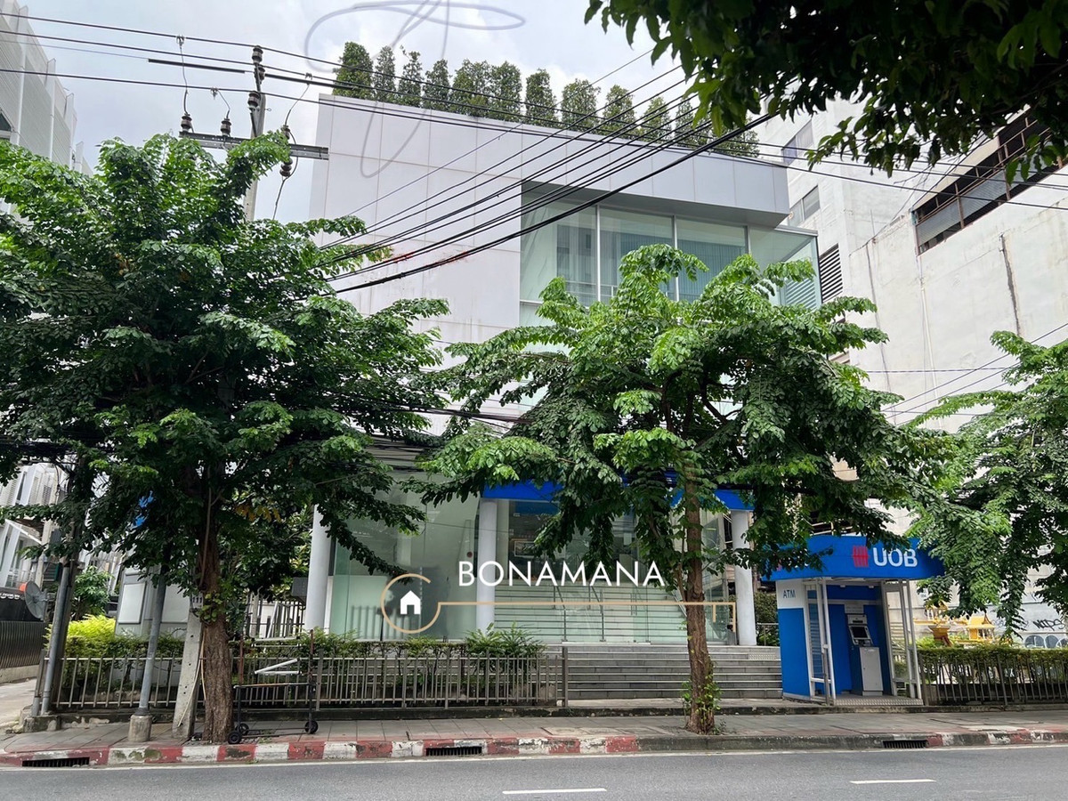 For RentOfficeSilom, Saladaeng, Bangrak : Office for rent Surawong (MRT Sam Yan 500m, BTS Saladaeng 700m)