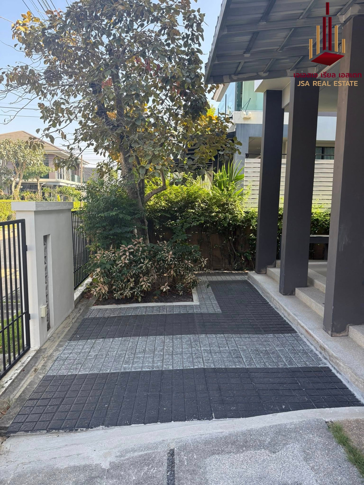 For RentHousePattanakan, Srinakarin : ✨ For Rent: Setthasiri Pattanakarn✨ 💰 Only 90,000 THB/month