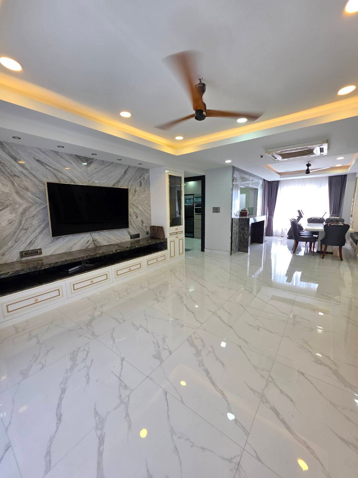 ให้เช่าคอนโดพระราม 3 สาธุประดิษฐ์ : ใกล้เซ็นทรัลพระราม3 เพียง 450 เมตร รีโนเวทห้องใหม่ๆ ชั้นสูงวิวสวย ปีใหม่ชมพลุได้สวยมากๆ มี 2 ระเบียง วิวเมือง และวิวแม่น้ำเจ้าพระยา