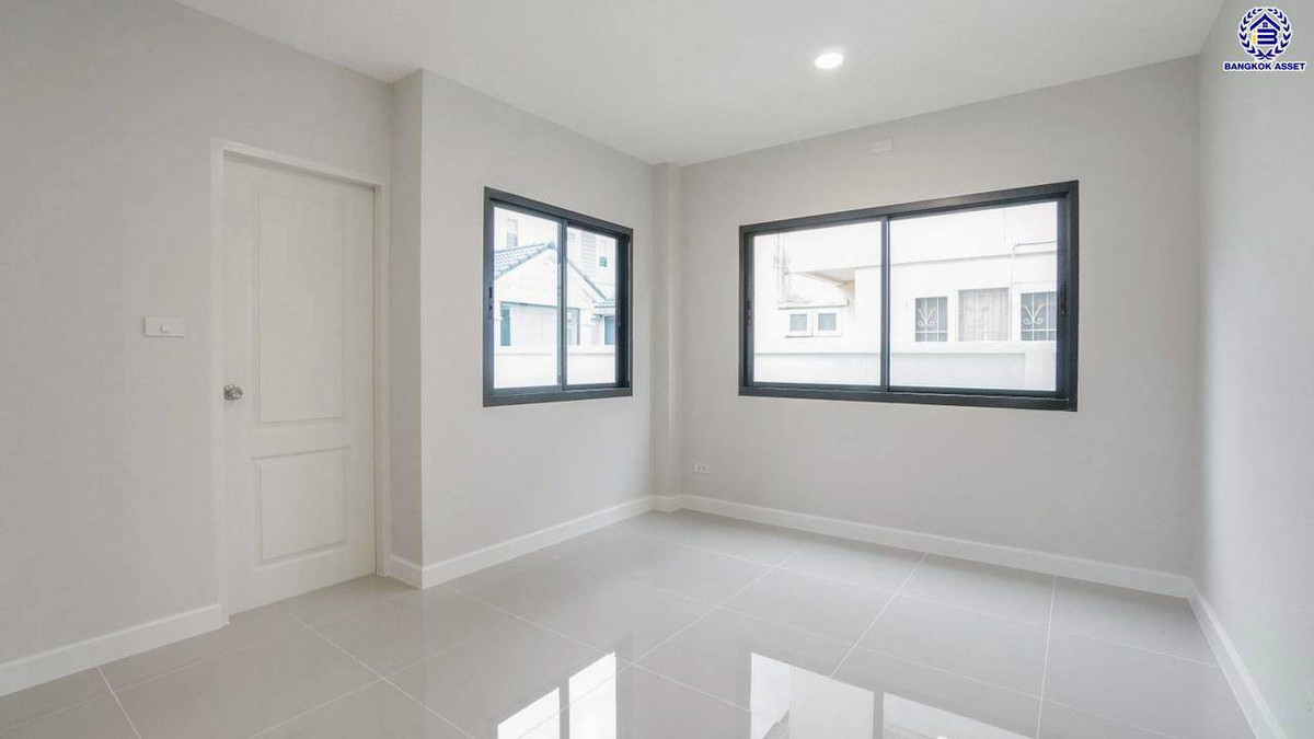 For SaleHouseNonthaburi, Bang Yai, Bangbuathong : 2-story detached house for sale, Perfect Place Rattanathibet-Sai Ma project. Near Central Rattanathibet Department Store, Central Westgate, Big C Rattanathibet, IKEA Bang Yai.