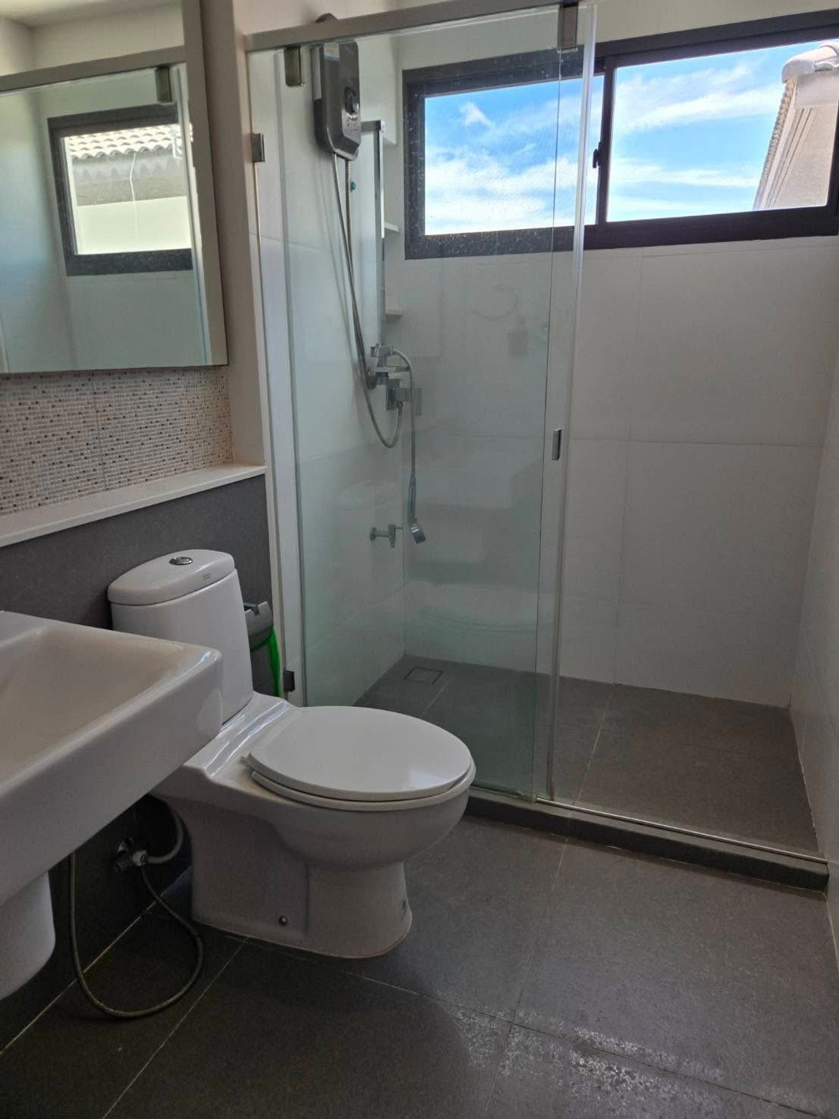 ให้เช่าบ้านบางนา แบริ่ง ลาซาล : มัณฑนา บางนา กม.7 / 5 ห้องนอน (เช่า), Mantana Bangna Km.7 / 5 Bedrooms (FOR RENT) YOK032