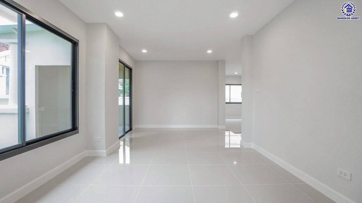 For SaleHouseNonthaburi, Bang Yai, Bangbuathong : 2-story detached house for sale, Perfect Place Rattanathibet-Sai Ma project. Near Central Rattanathibet Department Store, Central Westgate, Big C Rattanathibet, IKEA Bang Yai.