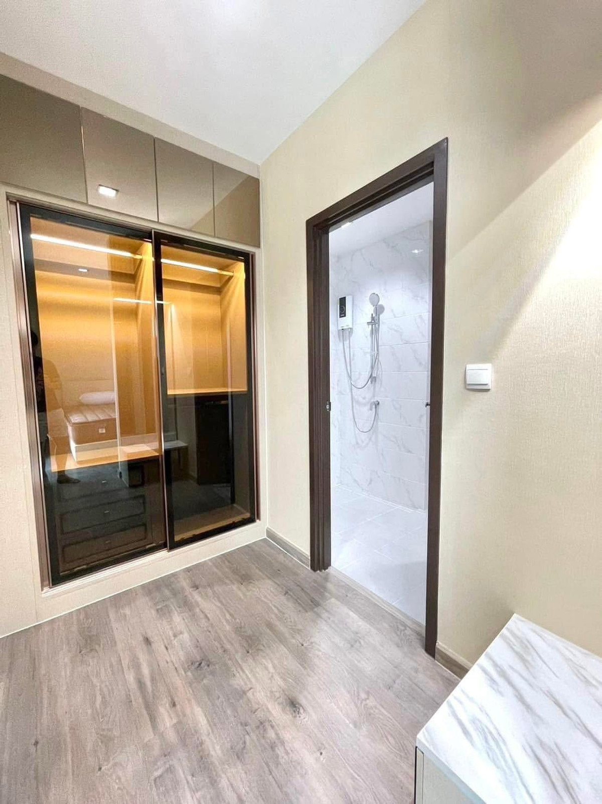 ให้เช่าบ้านปทุมธานี รังสิต ธรรมศาสตร์ : บ้านเดี่ยว 4ห้องนอน ห้องน้ำในตัวทั้งหมด ติดฟิวเจอร์ รังสิต เฟอร์นิเจอร์ครบ 10นาที ถึงสนามบิน