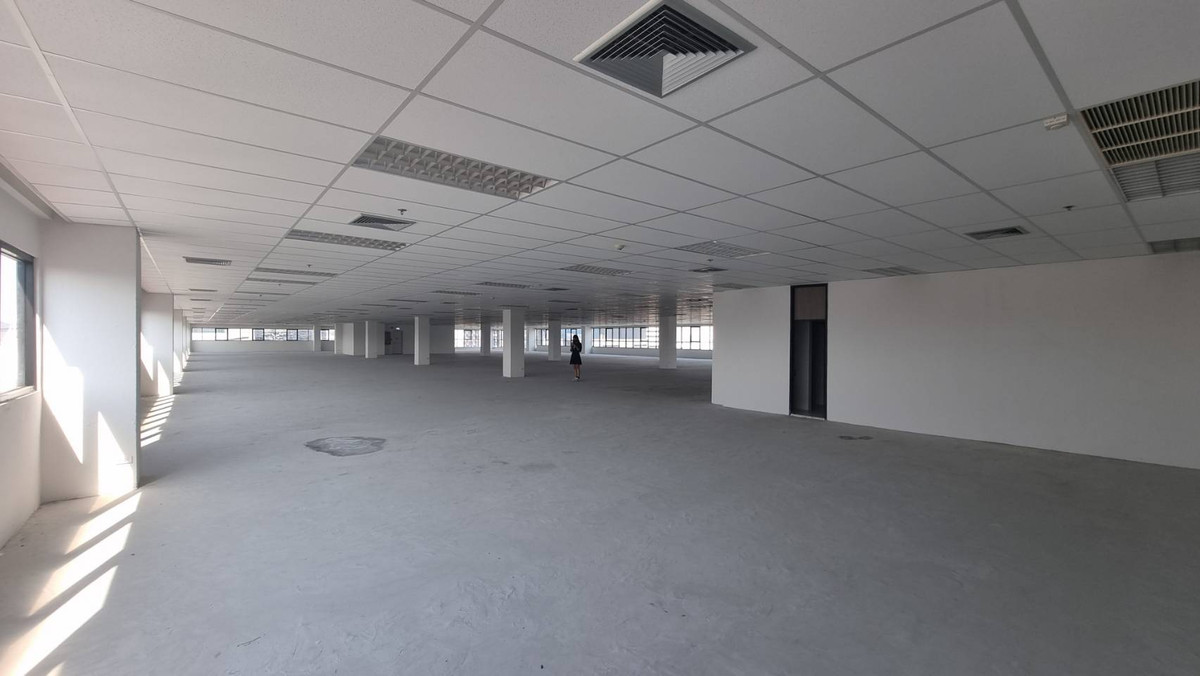 For RentOfficeRama9, Petchburi, RCA : Large Office for Rent – 1,656 sq.m. near MRT Rama 9