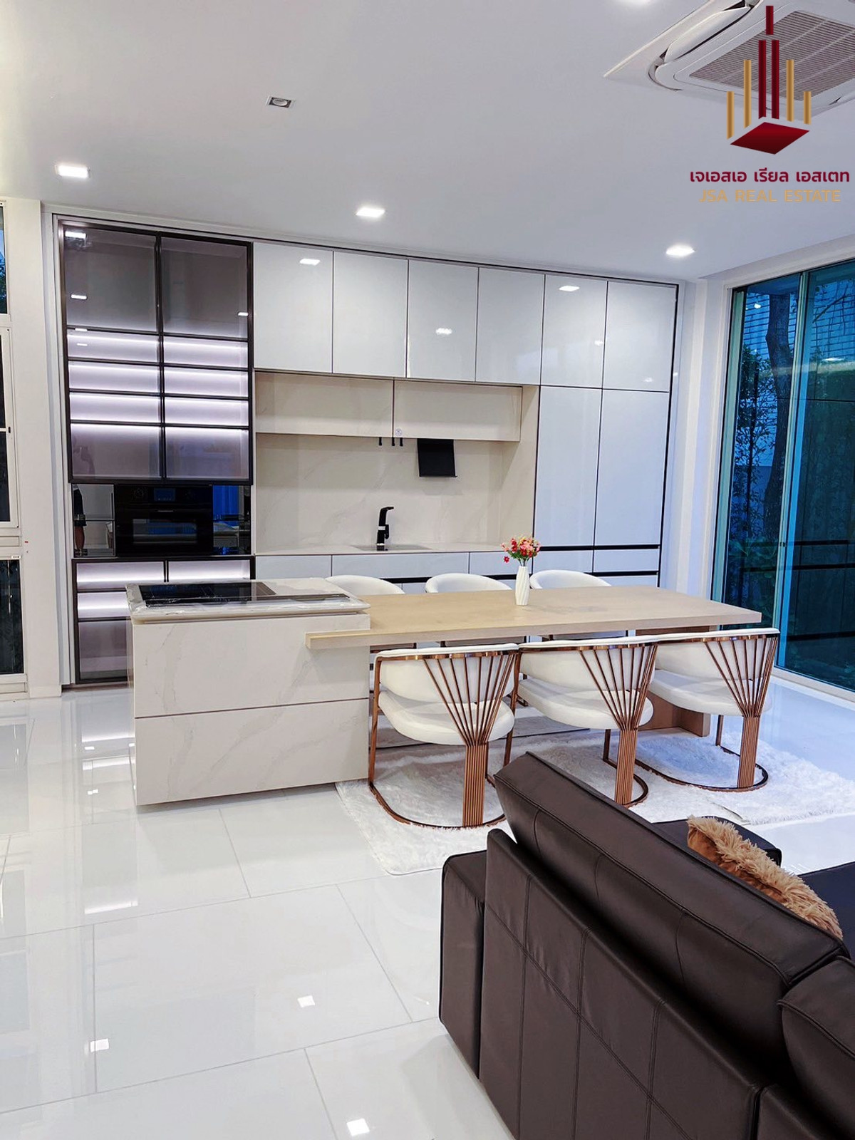 ให้เช่าบ้านเลียบทางด่วนรามอินทรา : ✨ For Rent:  VIVE Ekkamai - Ramintra✨ 💰 Only 300,000 THB/month