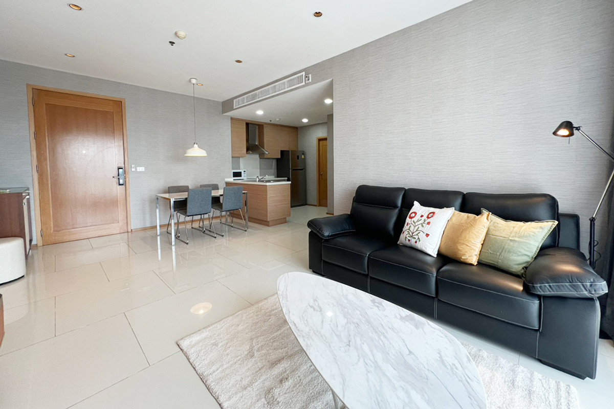 คอนโดสุขุมวิท อโศก ทองหล่อ : ขาย/ให้เช่า ดิ เอ็มโพริโอ เพลส ตกแต่งครบ ใกล้ BTS พร้อมพงษ์