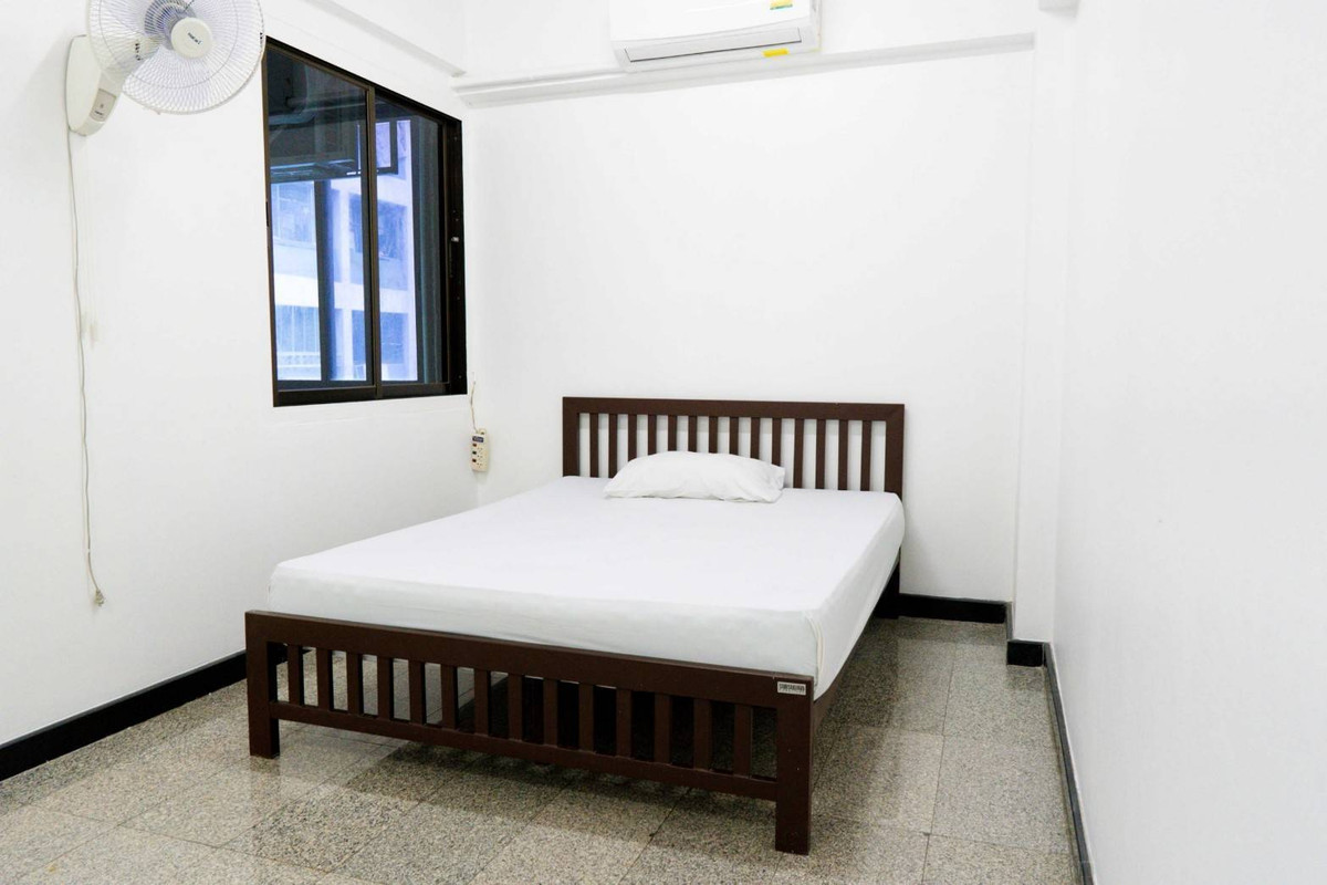 ให้เช่าคอนโดสุขุมวิท อโศก ทองหล่อ : P-43810 วิวเมือง! 1 ห้องนอน รื่นฤดี ใกล้ MRT, เพียง 14,000 บาท/เดือน Line Id: @easythaihome 085-592-2897