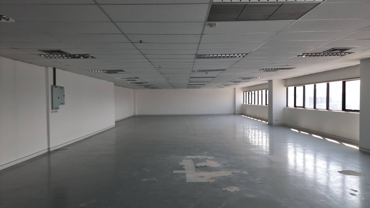 ให้เช่าสำนักงานพระราม 9 เพชรบุรีตัดใหม่ RCA : ให้เช่าออฟฟิศ 264 ตรม.  ใกล้ MRT พระราม 9 