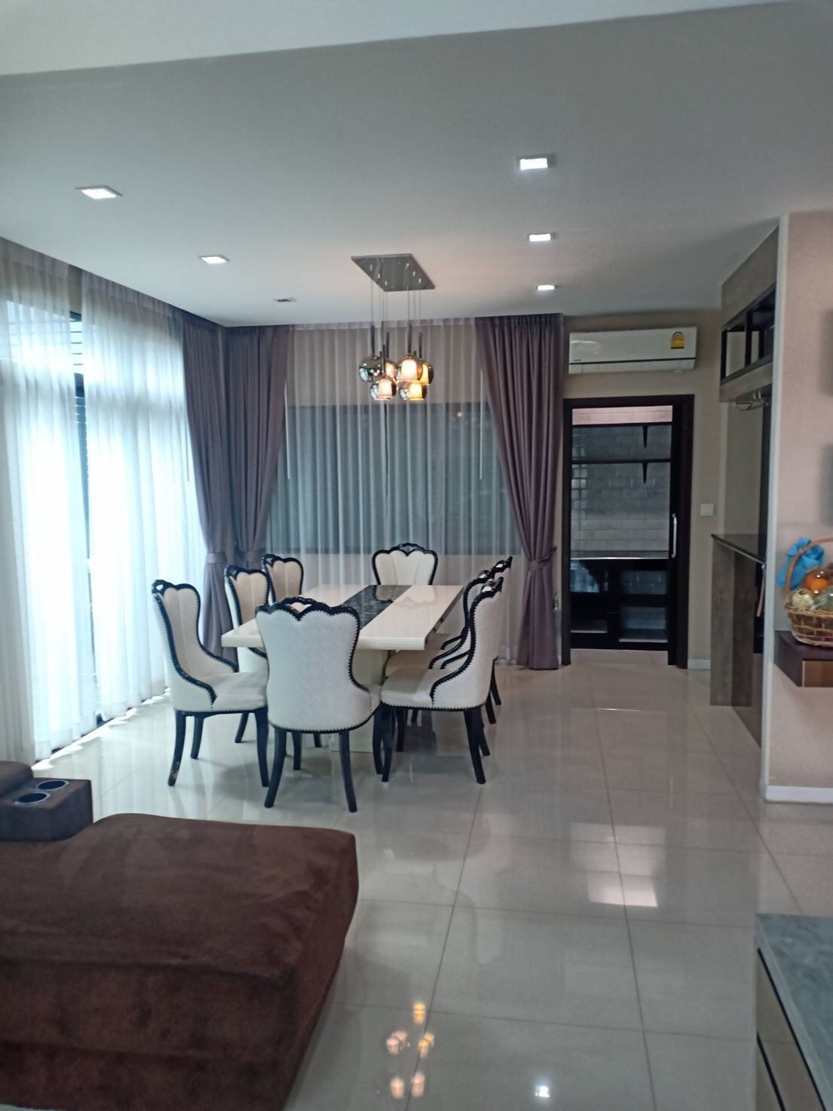 ให้เช่าบ้านปทุมธานี รังสิต ธรรมศาสตร์ : บ้านเดี่ยว 4ห้องนอน ห้องน้ำในตัวทั้งหมด ติดฟิวเจอร์ รังสิต เฟอร์นิเจอร์ครบ 10นาที ถึงสนามบิน