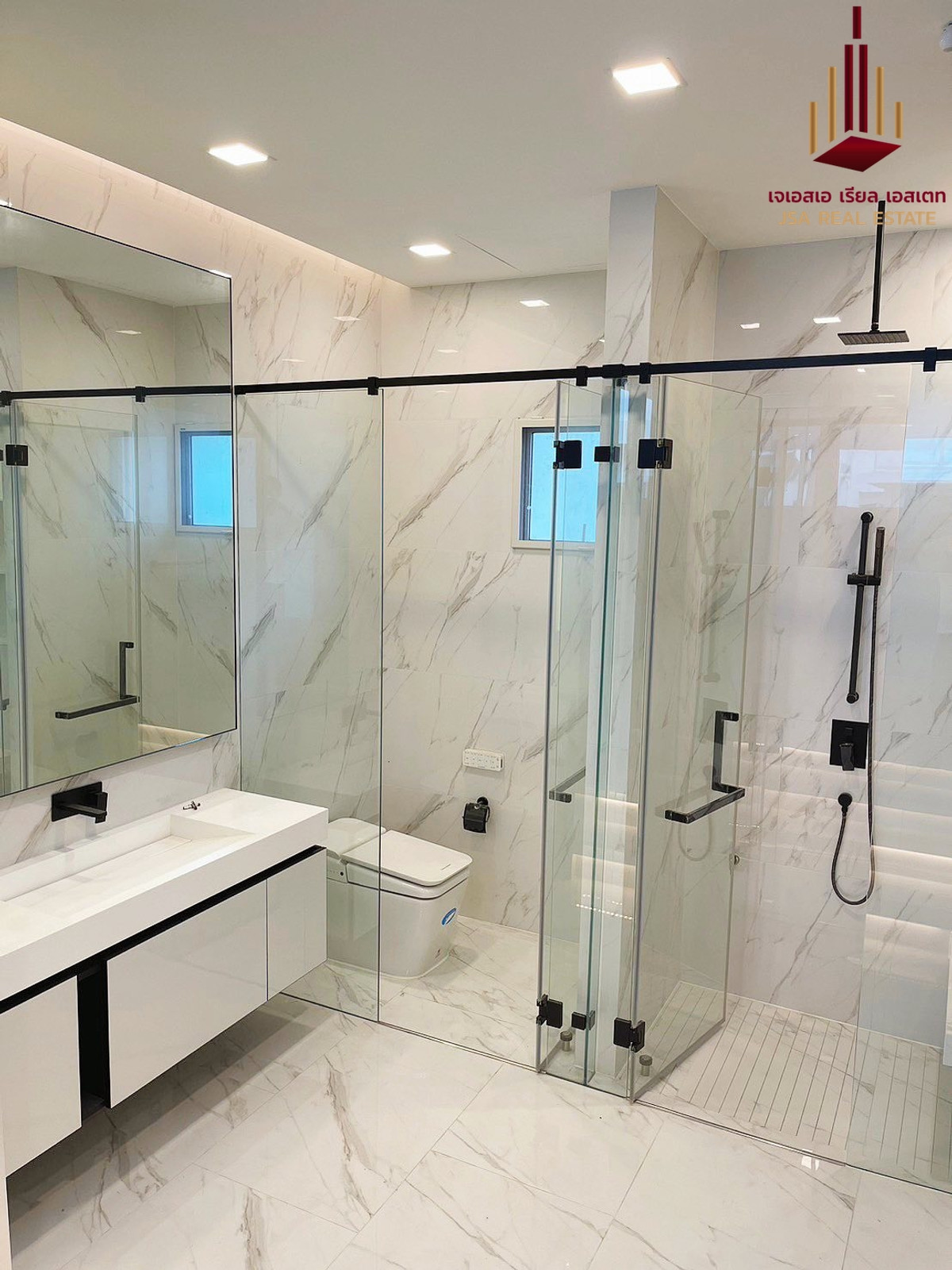 ให้เช่าบ้านเลียบทางด่วนรามอินทรา : ✨ For Rent:  VIVE Ekkamai - Ramintra✨ 💰 Only 300,000 THB/month