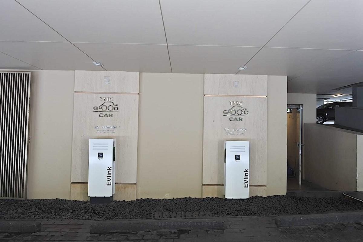 ให้เช่าคอนโดสุขุมวิท อโศก ทองหล่อ : คอนโด 1 นอน พร้อมอยู่ ใกล้ Emquatier, ตึกภิรัช และรถไฟฟ้า