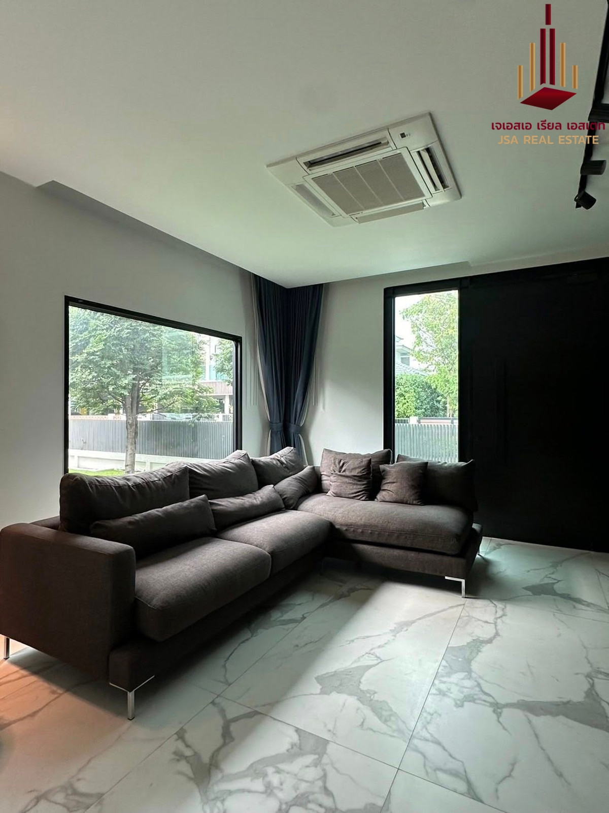 For RentHousePattanakan, Srinakarin : ✨ For Rent: Perfect Place Rama 9 - Krungthepkreetha✨ 💰 Only 120,000 THB/month
