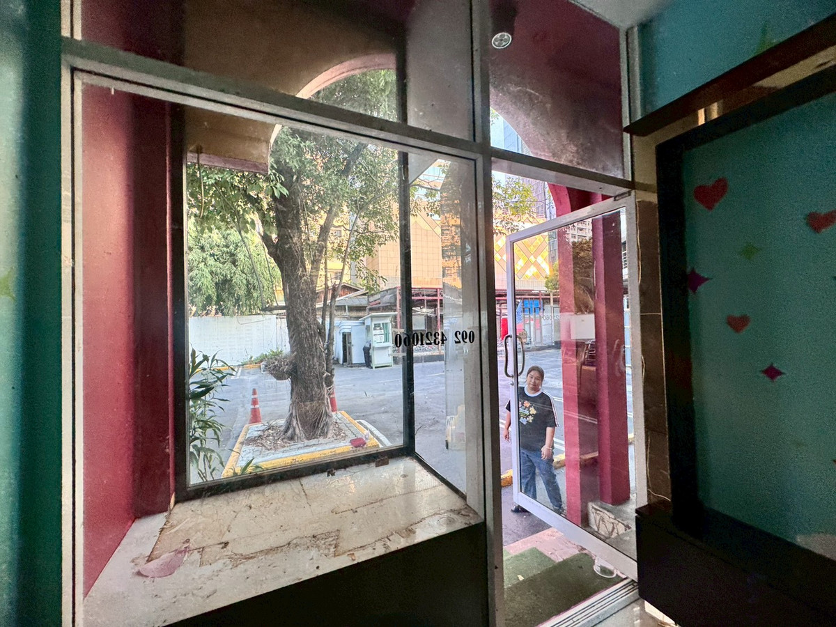 For RentRetail SpaceSukhumvit, Asoke, Thonglor : Small space for rent, Thonglor 13, only 100 meters into the alley, suitable for doing business (N.1978)