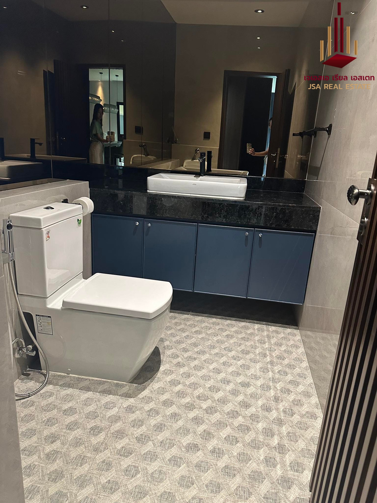 For RentHousePattanakan, Srinakarin : ✨ For Rent: Perfect Place Rama 9 - Krungthepkreetha✨ 💰 Only 120,000 THB/month