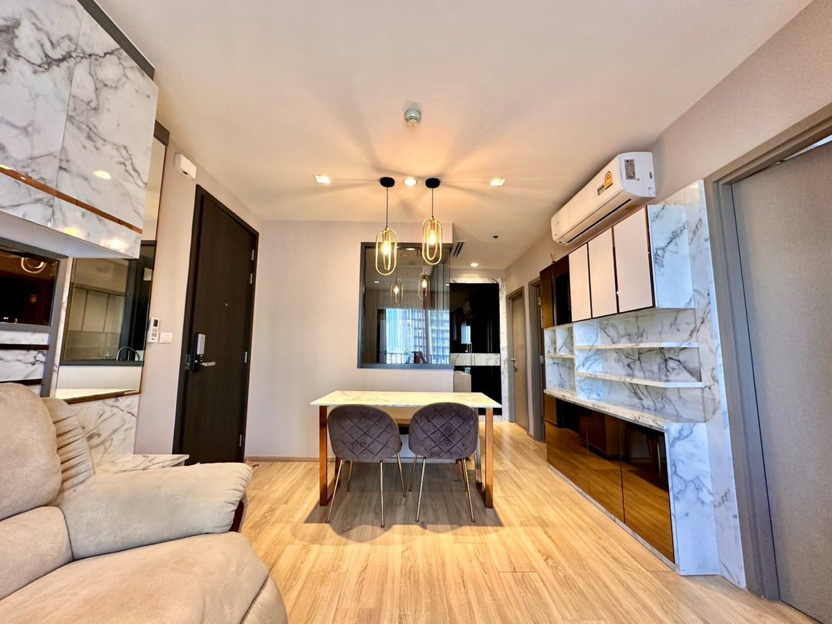 CondoRama9, Petchburi, RCA : Rent/Sell The Base Garden Rama9, fully furnished, beautiful room, ready to move in.