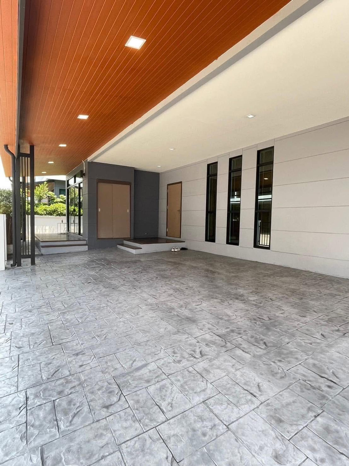 ให้เช่าบ้านปทุมธานี รังสิต ธรรมศาสตร์ : บ้านเดี่ยว 4ห้องนอน ห้องน้ำในตัวทั้งหมด ติดฟิวเจอร์ รังสิต เฟอร์นิเจอร์ครบ 10นาที ถึงสนามบิน