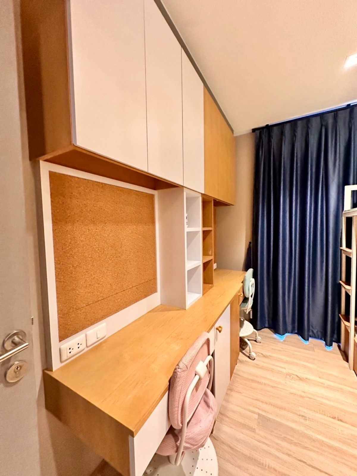 CondoRama9, Petchburi, RCA : Rent/Sell The Base Garden Rama9, fully furnished, beautiful room, ready to move in.