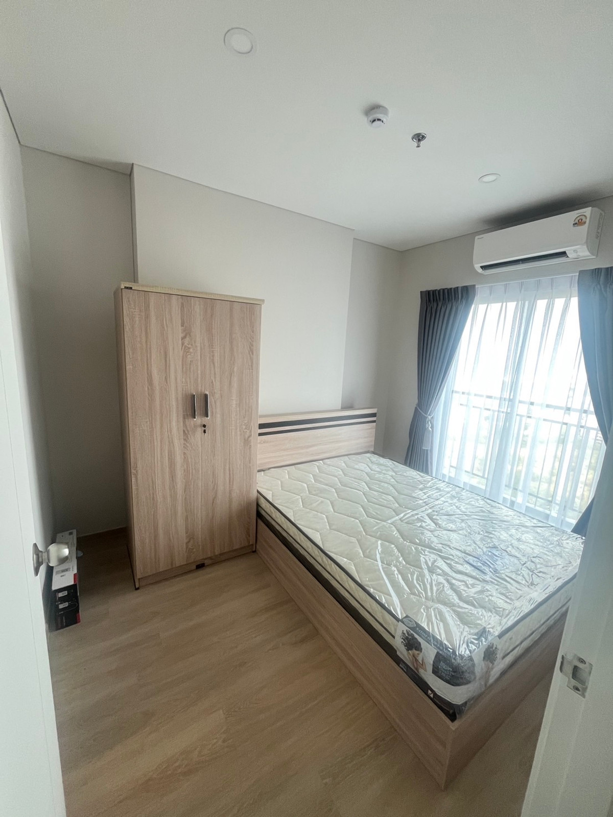 For RentCondoChaengwatana, Muangthong : Condo for Rent, Lumpini Place Chaengwattana Pakkret Station, opposite Central Chaengwattana.