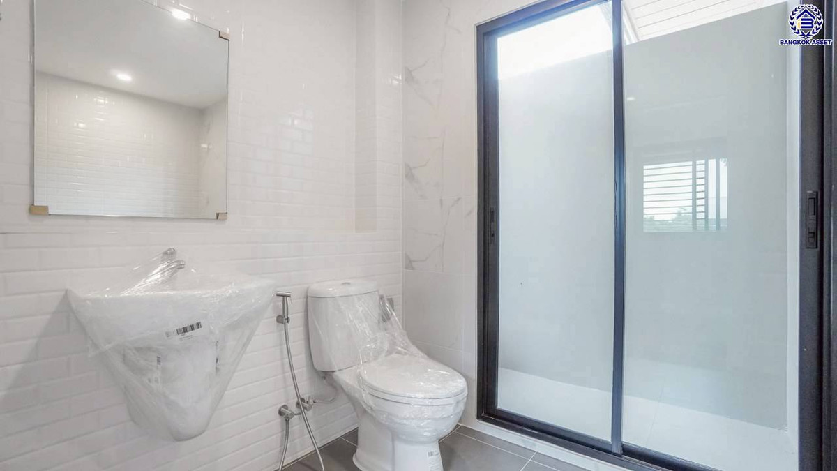 For SaleHouseNonthaburi, Bang Yai, Bangbuathong : 2-story detached house for sale, Perfect Place Rattanathibet-Sai Ma project. Near Central Rattanathibet Department Store, Central Westgate, Big C Rattanathibet, IKEA Bang Yai.