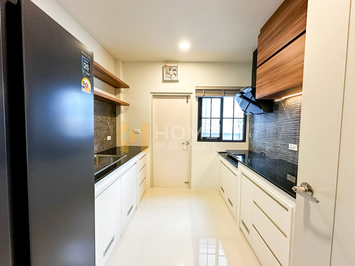 ให้เช่าบ้านบางนา แบริ่ง ลาซาล : เซนโทร บางนา เฟส 2 / 4 ห้องนอน (เช่า), Centro Bangna phase 2/ 4 Bedrooms (FOR RENT) YOK016