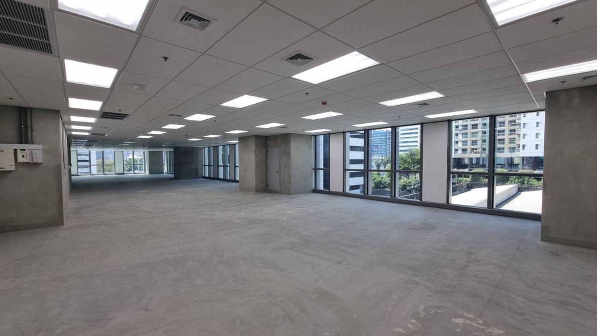 ให้เช่าร้านค้า/ตลาดนัดพระราม 9 เพชรบุรีตัดใหม่ RCA : ให้เช่าพื้นที่ Retail (เช่าทั้งชั้น) ในตึกสำนักงาน ทำเลพระราม 9 | ใกล้ MRT พระราม 9