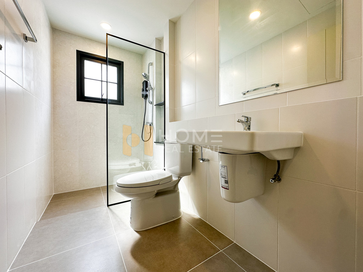 ให้เช่าบ้านบางนา แบริ่ง ลาซาล : เซนโทร บางนา เฟส 2 / 4 ห้องนอน (เช่า), Centro Bangna phase 2/ 4 Bedrooms (FOR RENT) YOK016