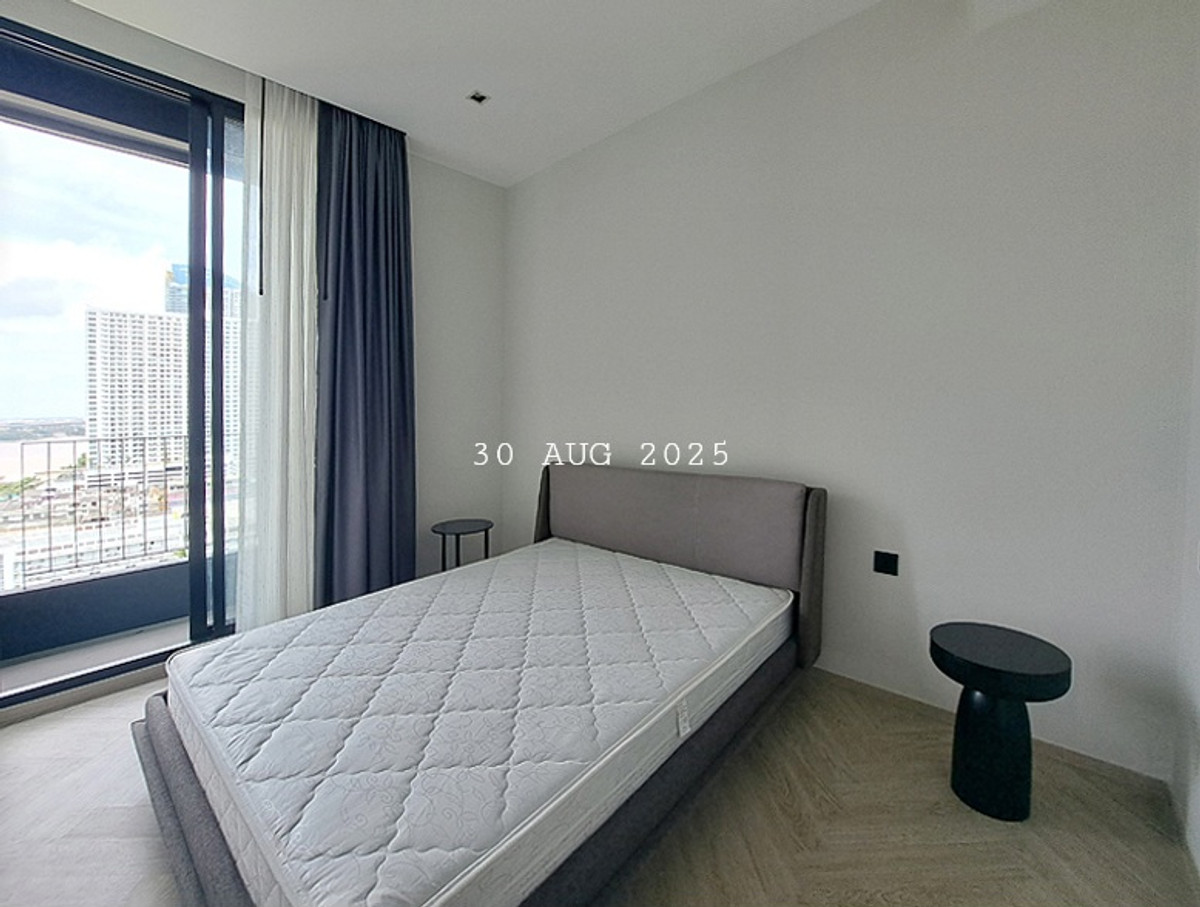 CondoWongwianyai, Charoennakor : Rent / Sell Chapter Charoennakhon (large room 40 sq m. Studio Plus+) Chapter Charoennakhon