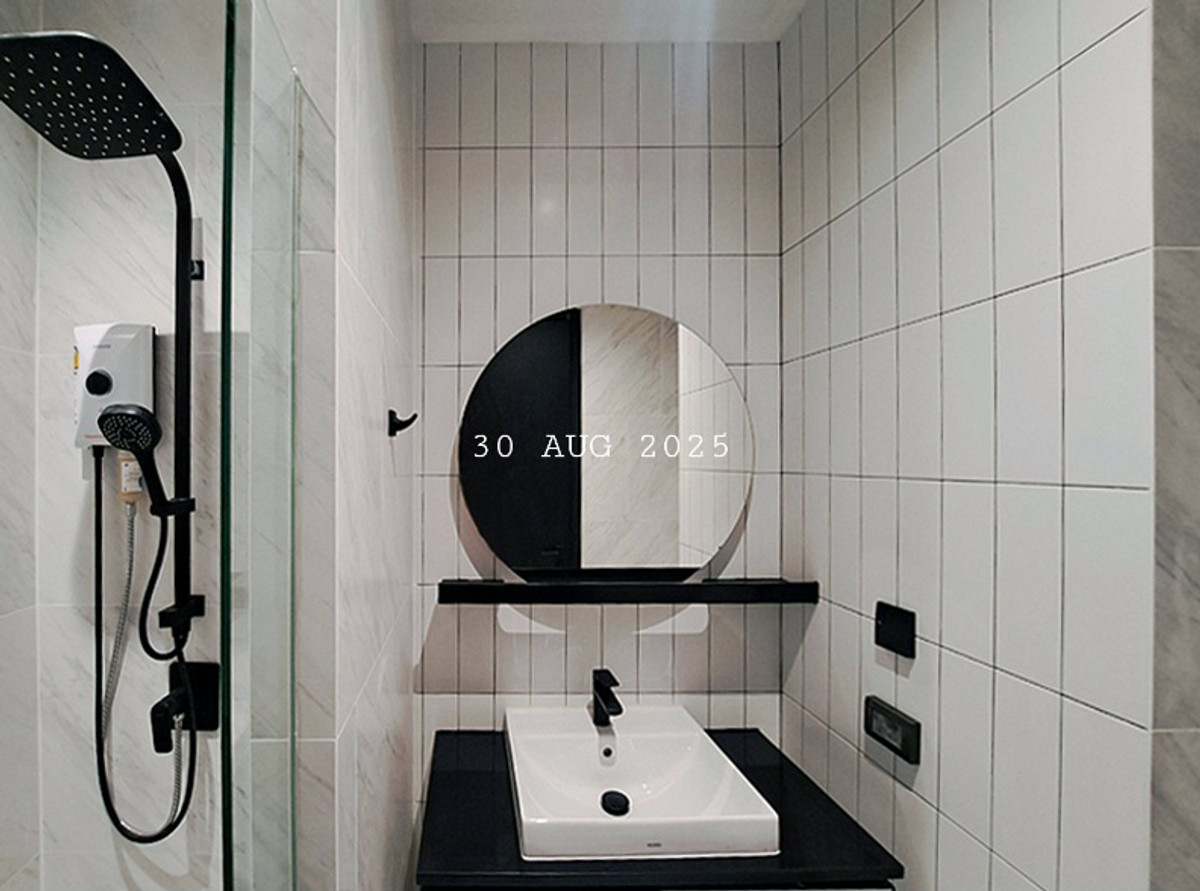 CondoWongwianyai, Charoennakor : Rent / Sell Chapter Charoennakhon (large room 40 sq m. Studio Plus+) Chapter Charoennakhon