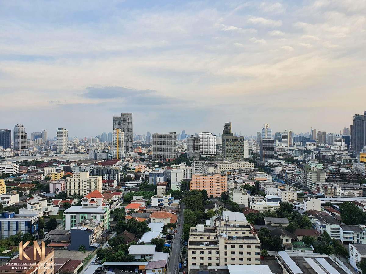 For SaleCondoLadprao, Central Ladprao : Square meters, less than a hundred thousand, size 45.68 sq m., only 3.25 million baht.