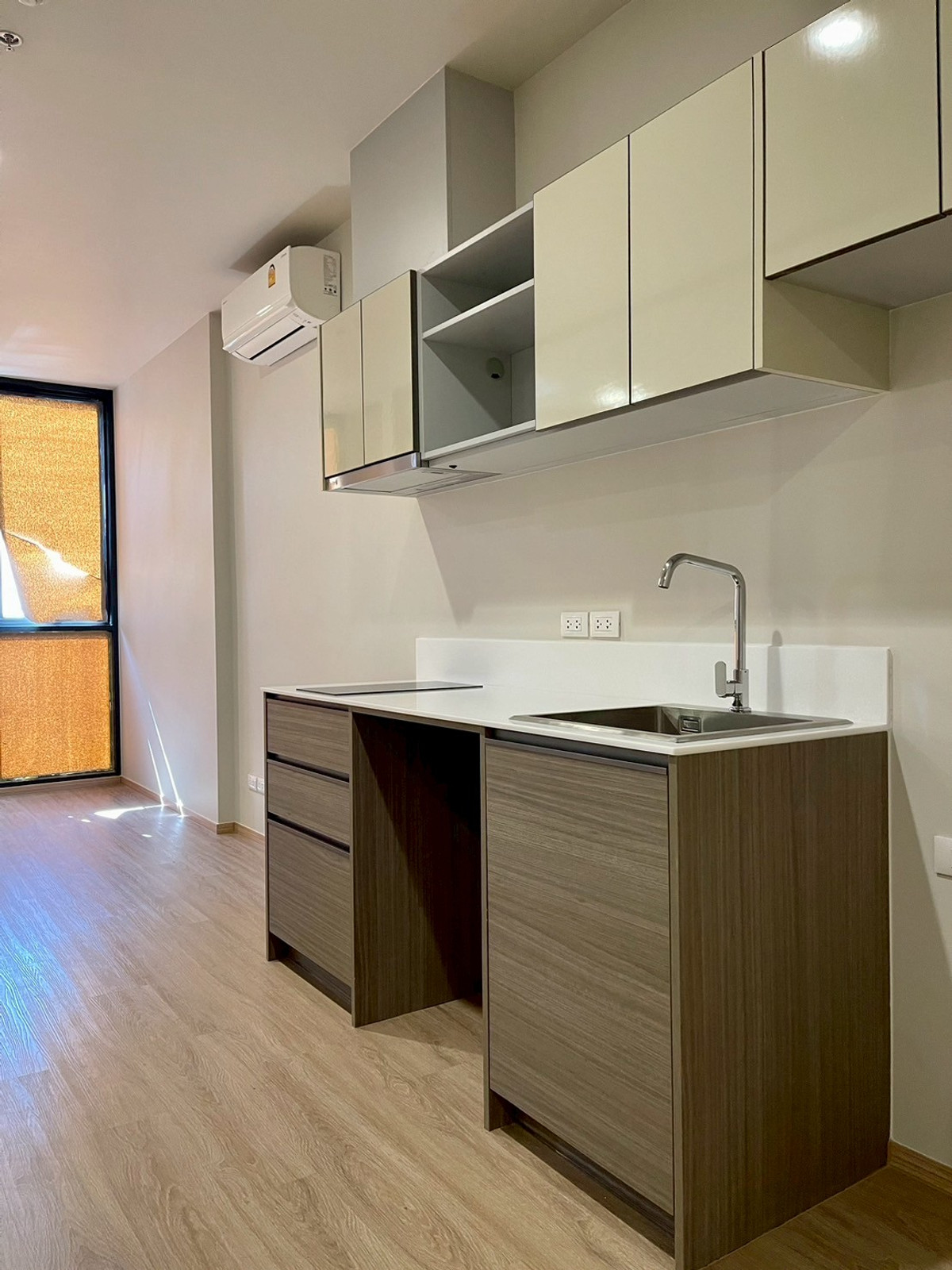 For SaleCondoSathorn, Narathiwat : The Issara Sathorn special price starting at 4.59 million baht* (normal price 6.46 MB*)