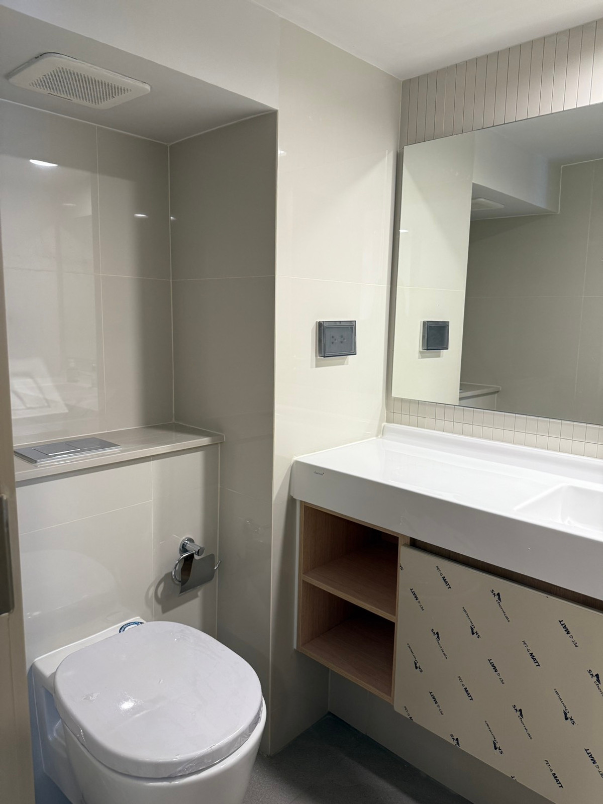 For RentCondoSiam Paragon ,Chulalongkorn,Samyan : Rare location room, 2 bedrooms, 2 bathrooms, 2 floors, large size, Chula location.