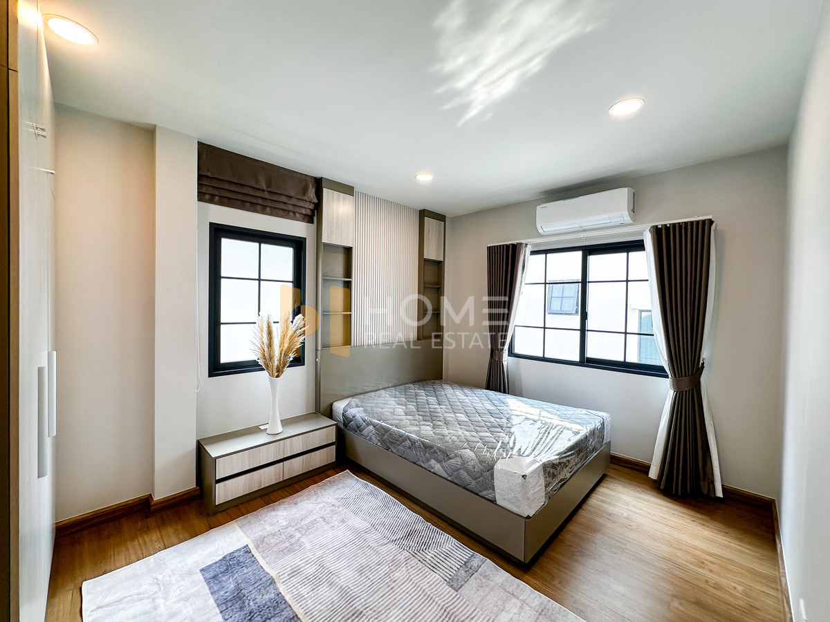 ให้เช่าบ้านบางนา แบริ่ง ลาซาล : เซนโทร บางนา เฟส 2 / 4 ห้องนอน (เช่า), Centro Bangna phase 2/ 4 Bedrooms (FOR RENT) YOK016
