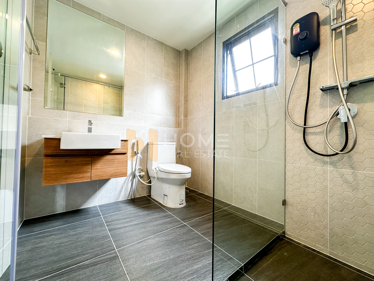 ให้เช่าบ้านบางนา แบริ่ง ลาซาล : เซนโทร บางนา เฟส 2 / 4 ห้องนอน (เช่า), Centro Bangna phase 2/ 4 Bedrooms (FOR RENT) YOK016