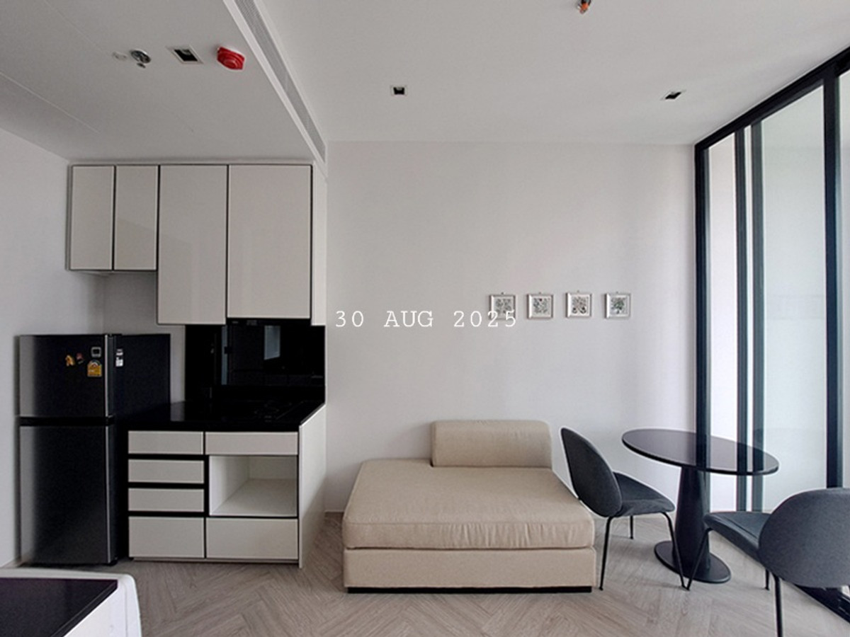 CondoWongwianyai, Charoennakor : Rent / Sell Chapter Charoennakhon (large room 40 sq m. Studio Plus+) Chapter Charoennakhon