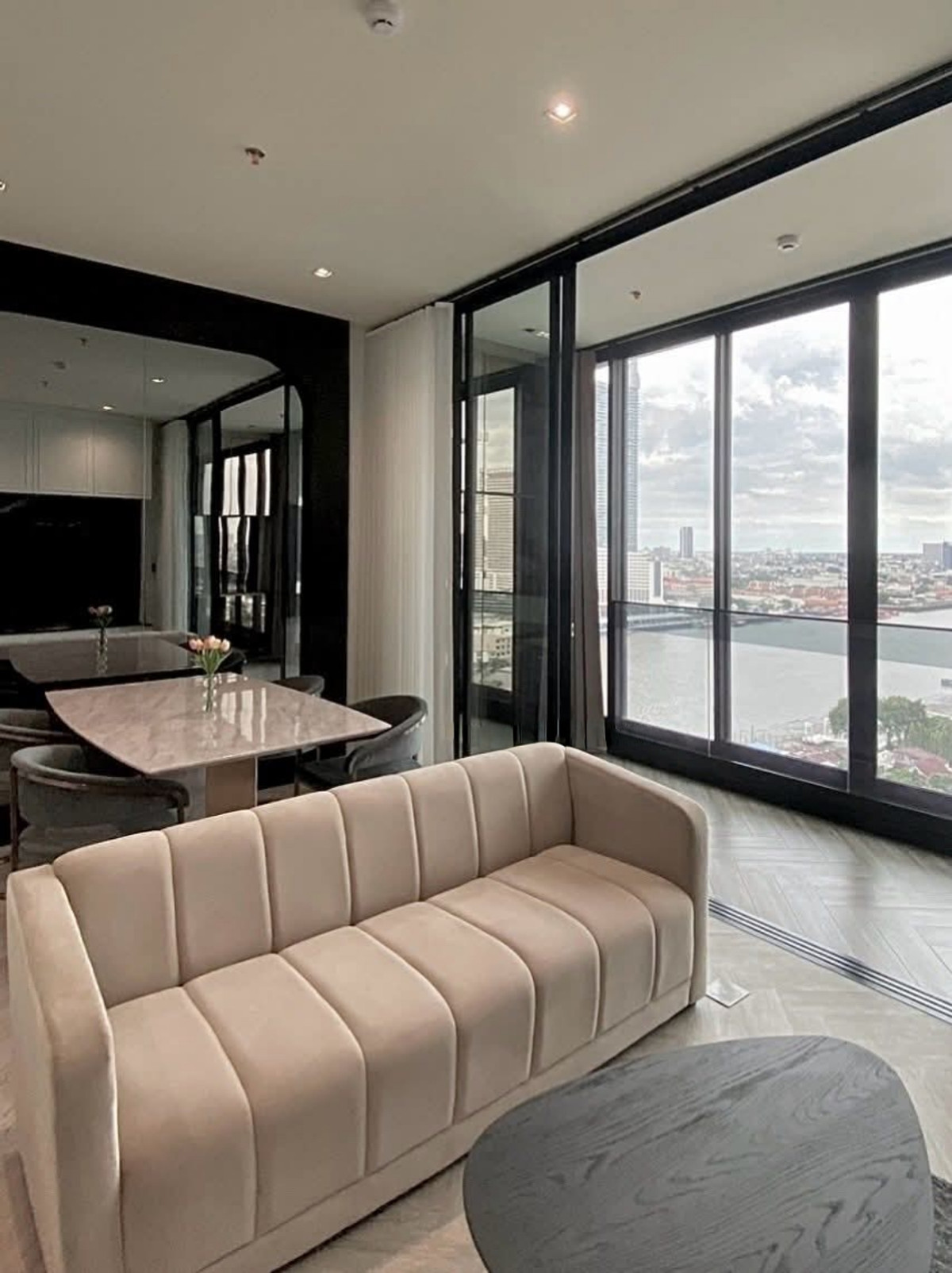 For SaleCondoWongwianyai, Charoennakor : Chapter Charoennakhon Riverside / 2 Bedrooms (SALE WITH TENENT), Chapter Charoennakhon - Riverside / 2 bedrooms (sale with tenant) PT030