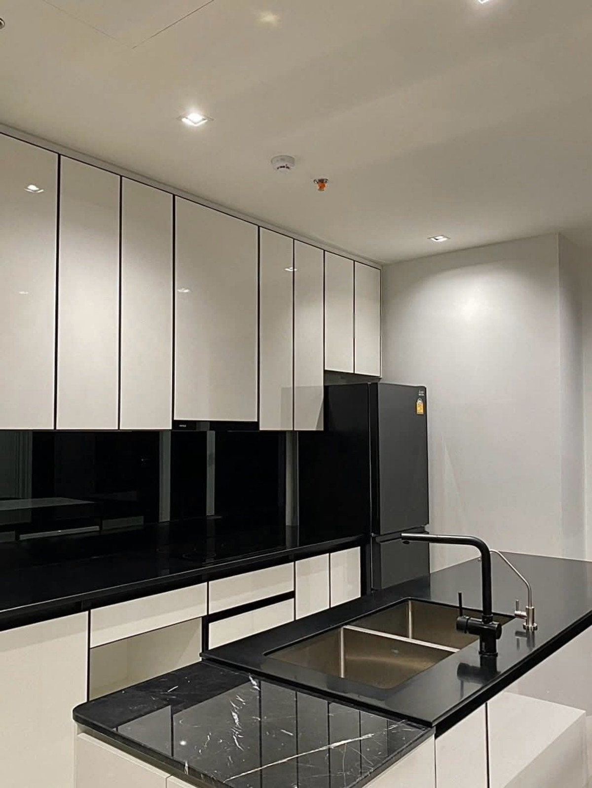 For SaleCondoWongwianyai, Charoennakor : Chapter Charoennakhon Riverside / 2 Bedrooms (SALE WITH TENENT), Chapter Charoennakhon - Riverside / 2 bedrooms (sale with tenant) PT030