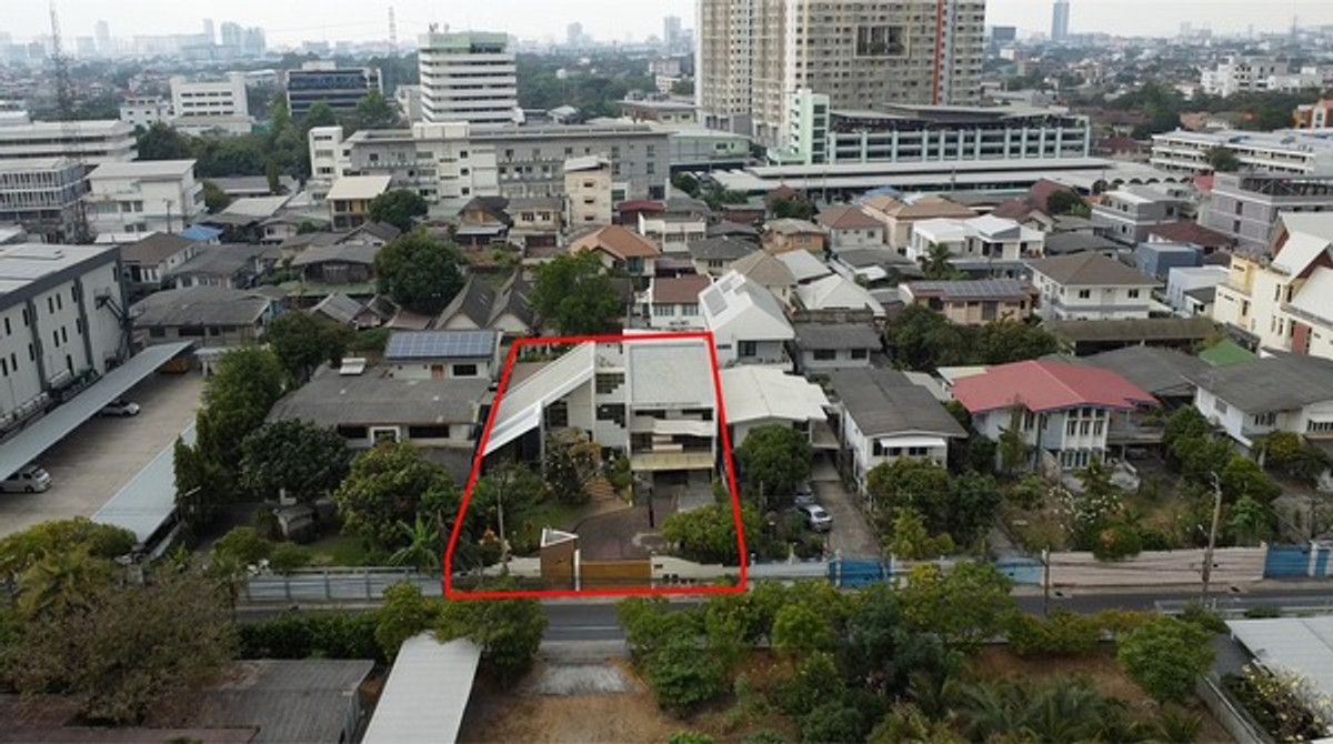 For SaleLandBang Sue, Wong Sawang, Tao Pun : Land for sale with buildings, good location, Soi Bangkok-Non 44, area over 307 sq m, near MRT Bang Son, MRT Wong Sawang.