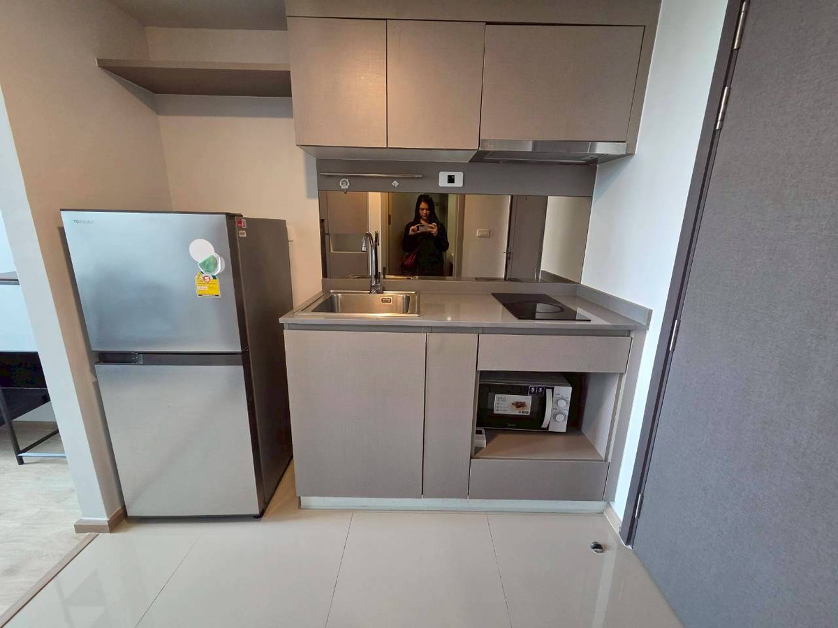 For RentCondoRama9, Petchburi, RCA : PFD-07856 For rent Ideo New Rama 9, Duplex room, 2 floors, 37 sq m., high ceiling, 23rd floor, city view, 17,000 baht.