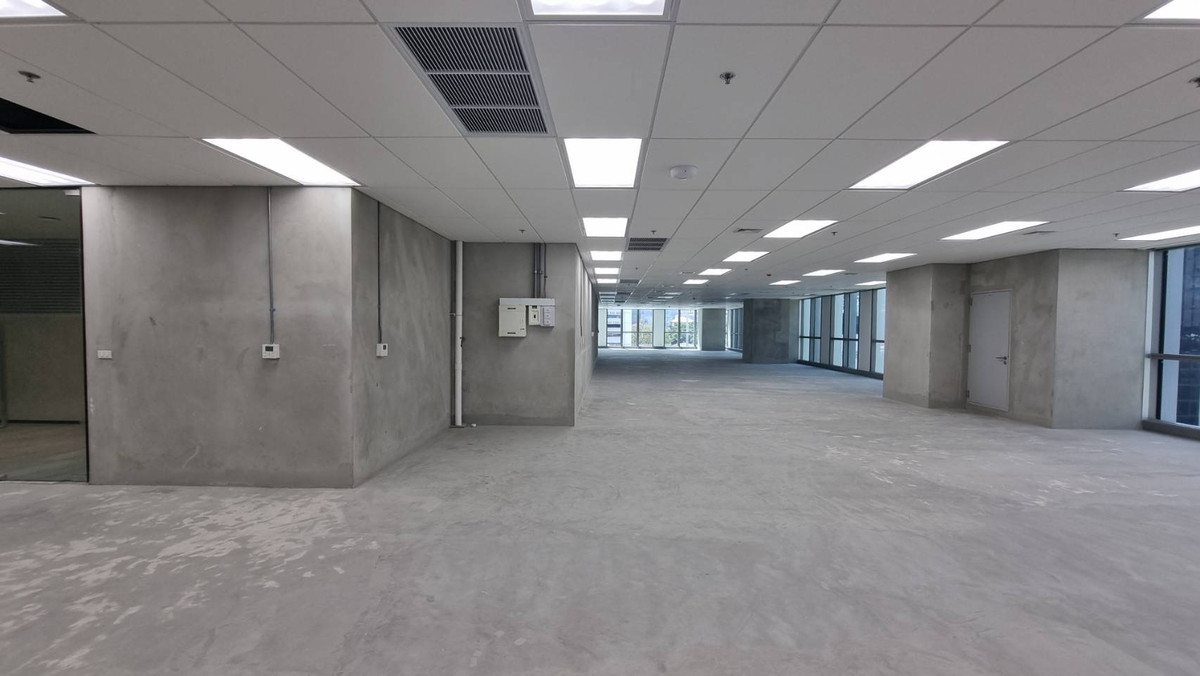 ให้เช่าร้านค้า/ตลาดนัดพระราม 9 เพชรบุรีตัดใหม่ RCA : ให้เช่าพื้นที่ Retail (เช่าทั้งชั้น) ในตึกสำนักงาน ทำเลพระราม 9 | ใกล้ MRT พระราม 9