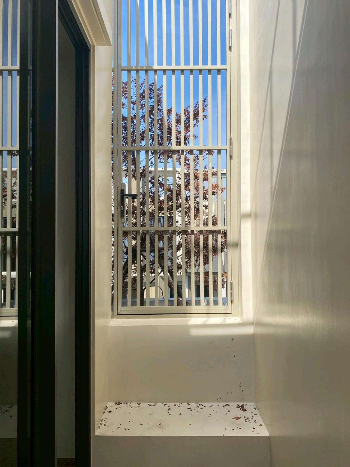 ให้เช่าทาวน์โฮมลาดพร้าว101 แฮปปี้แลนด์ : ทาวน์โฮม 3.5 ชั้น THER Ladprao 93 เปิดใหม่ไม่เคยเข้าอยู่ 3 นอน 4 น้ำ จอดรถ 2 คัน พื้นที่ 223 ตร.ม. โครงการ Private Luxury พร้อมรถรับ–ส่ง 24 ชม. ค่าเช่า 80,000 บ./ด. ติดต่อ ลูกเจี๊ยบ 065-536-5165