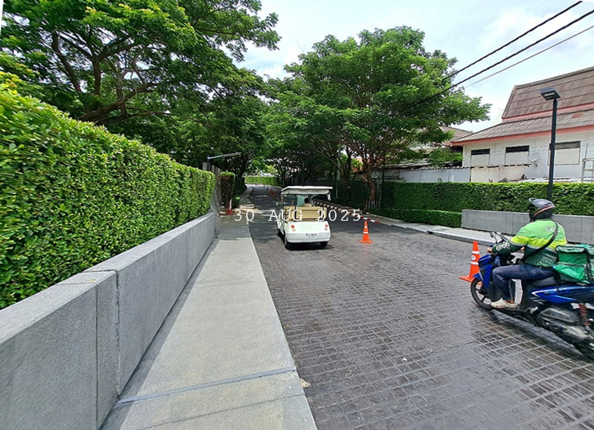 CondoWongwianyai, Charoennakor : Rent / Sell Chapter Charoennakhon (large room 40 sq m. Studio Plus+) Chapter Charoennakhon