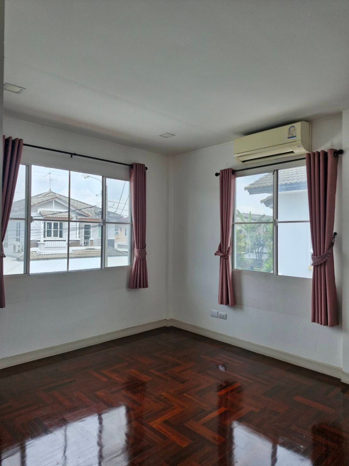 For RentHouseNonthaburi, Bang Yai, Bangbuathong : Newly renovated house near Bang Bua Thong Hospital. can register a company