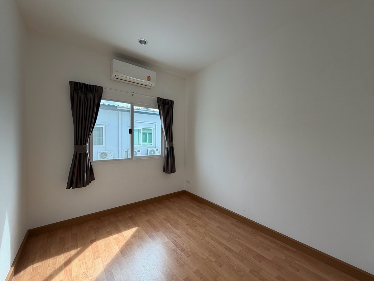 For SaleTownhomePathum Thani,Rangsit, Thammasat : 🏠Townhouse for sale on the edge of Chuan Chuen Town Rangsit-Khlong 1 , 2 floors, 4 bedrooms, near Future Park Rangsit.