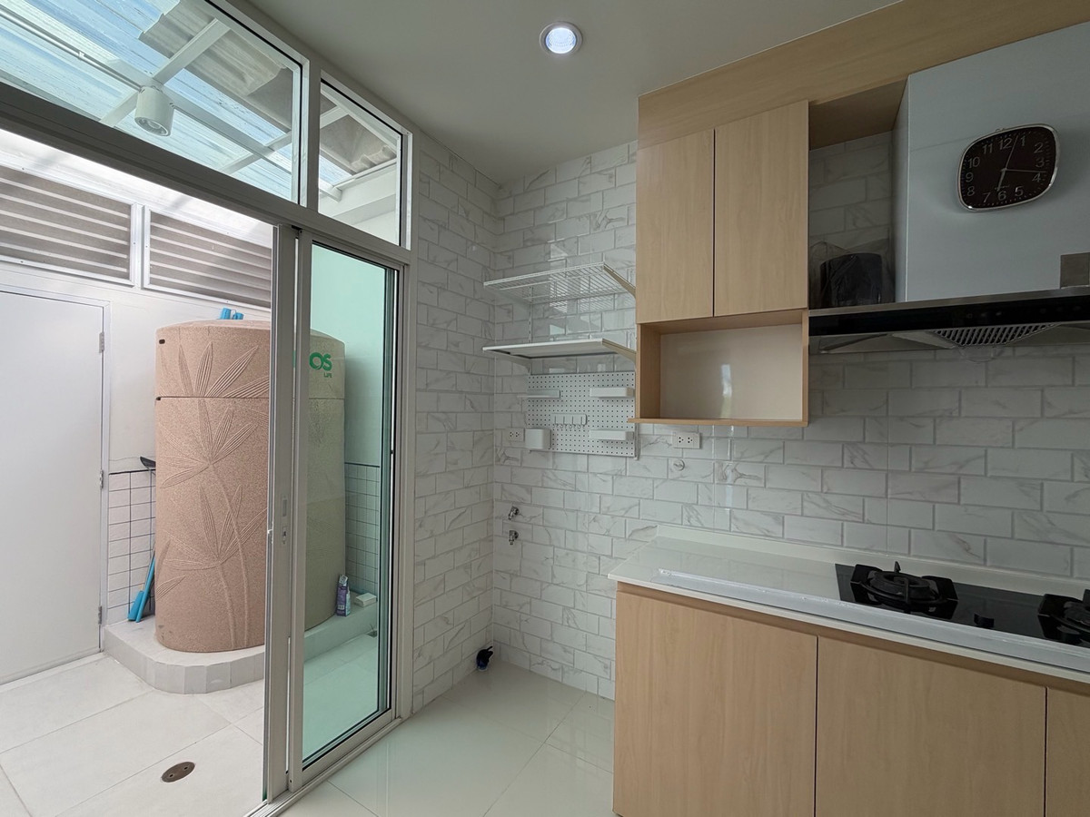 For SaleTownhomePathum Thani,Rangsit, Thammasat : 🏠Townhouse for sale on the edge of Chuan Chuen Town Rangsit-Khlong 1 , 2 floors, 4 bedrooms, near Future Park Rangsit.