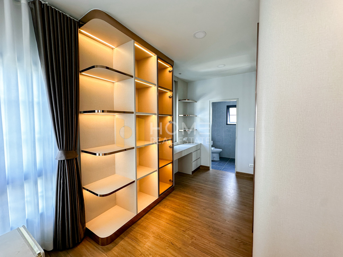 ให้เช่าบ้านบางนา แบริ่ง ลาซาล : เซนโทร บางนา เฟส 2 / 4 ห้องนอน (เช่า), Centro Bangna phase 2/ 4 Bedrooms (FOR RENT) YOK016