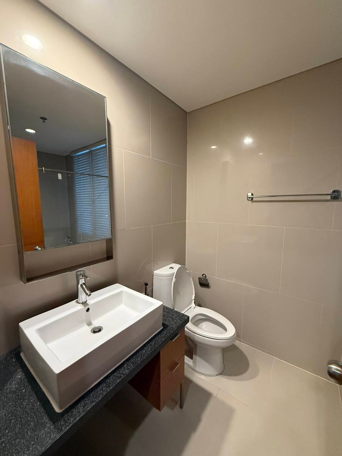 For RentCondoWongwianyai, Charoennakor : 🔥Beautiful room, good view, Villa Sathorn 2bedroom 2bathroom 🚗 Fixed parking, high floor, fully furnished, ready to move in, next to BTS Krung Thonburi 0 meters  