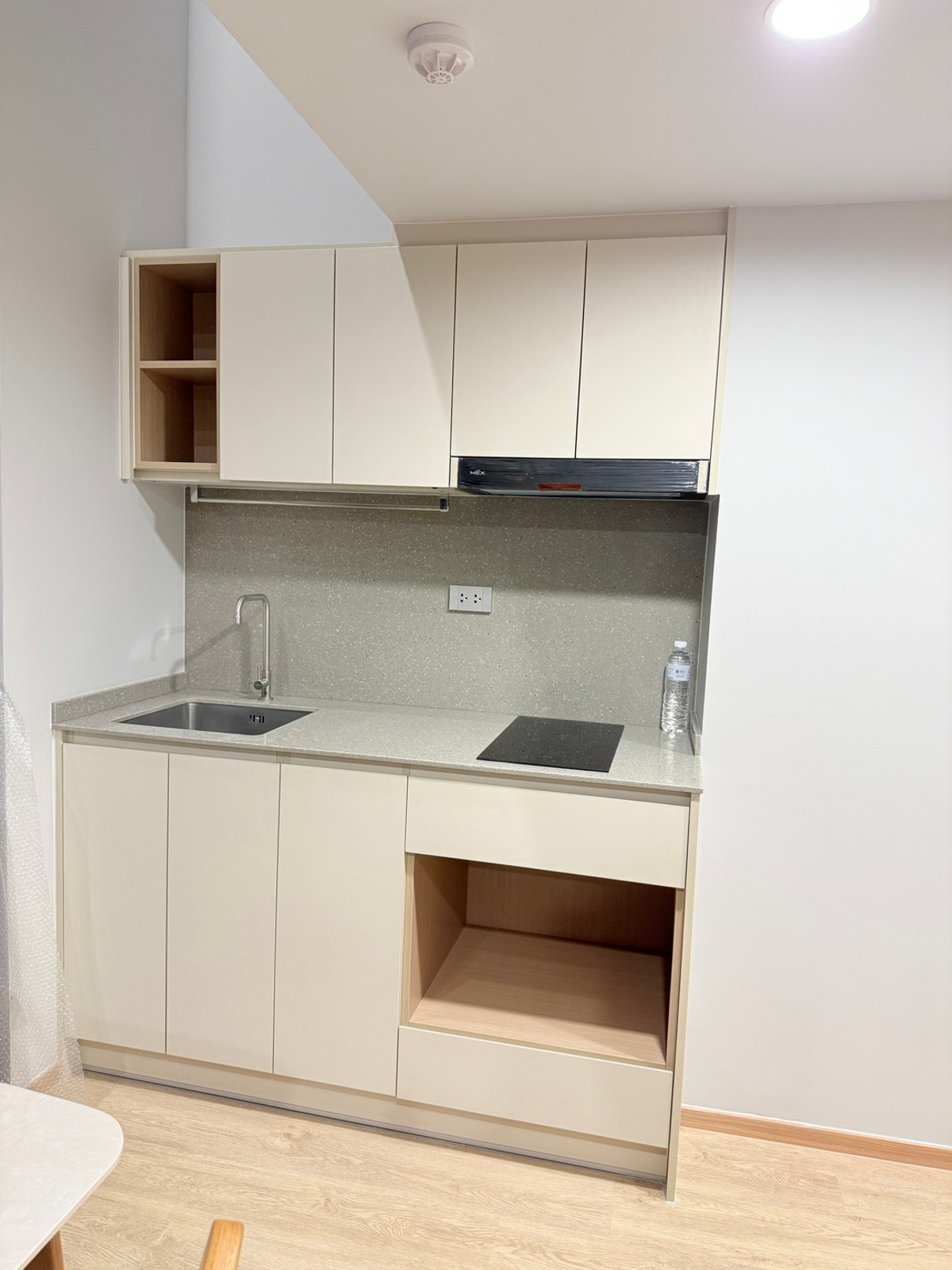 For RentCondoSiam Paragon ,Chulalongkorn,Samyan : Rare location room, 2 bedrooms, 2 bathrooms, 2 floors, large size, Chula location.